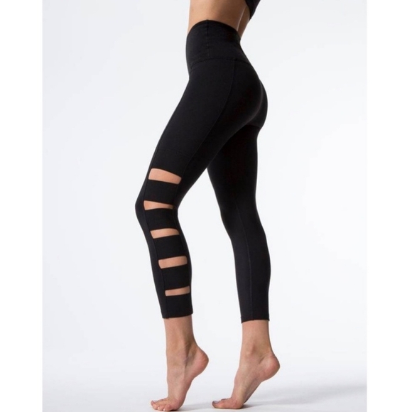 Women's Black High-Waisted Leggings - Picture 1 of 4